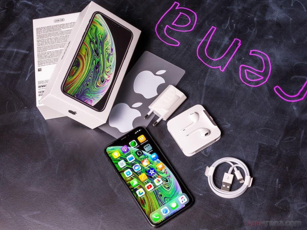 iPhone XS 4