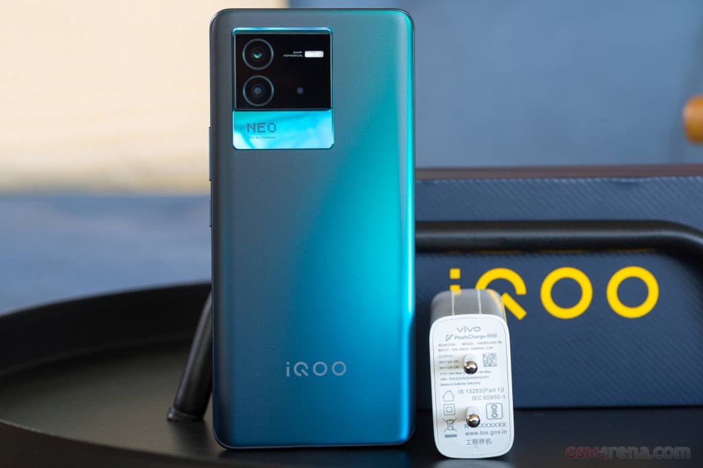 iQOO Neo 6 4