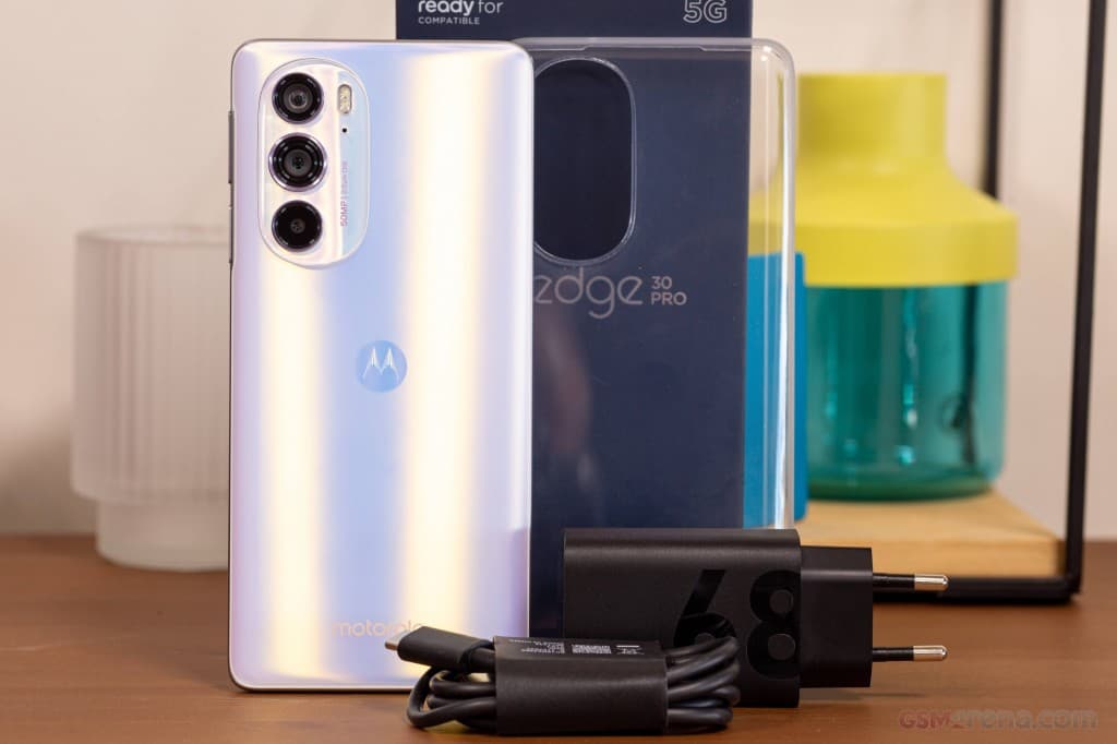 Edge 30 Pro 3