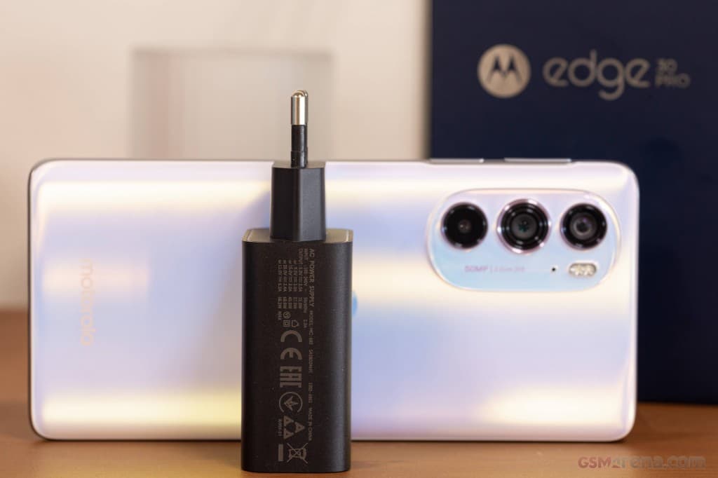 Edge 30 Pro 4