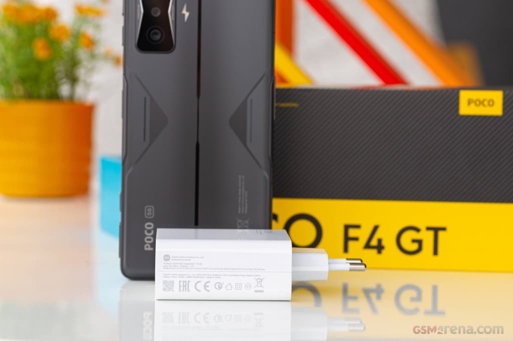 Poco F4 GT 4