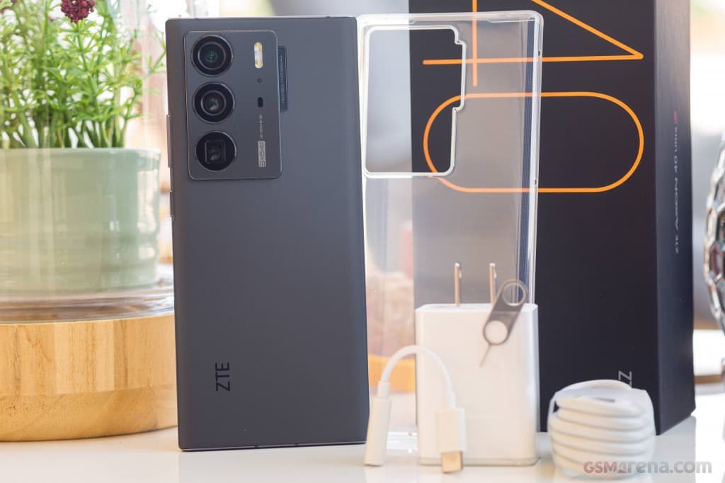 Axon 40 Ultra 3
