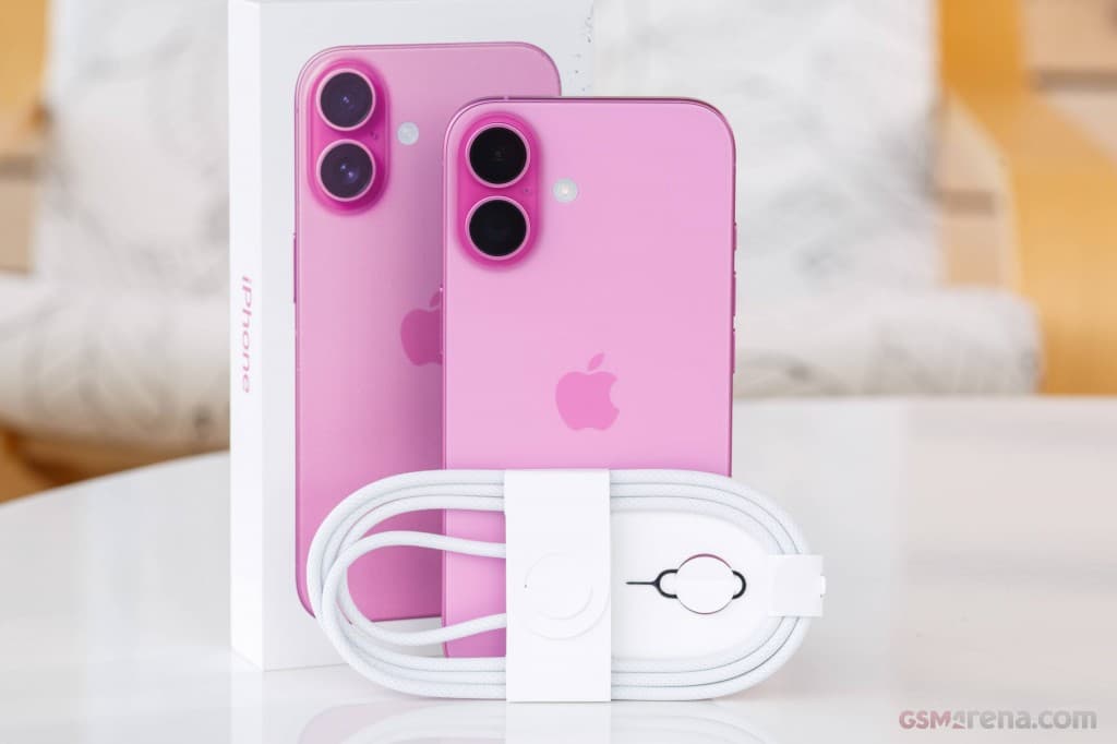 iPhone 16 4