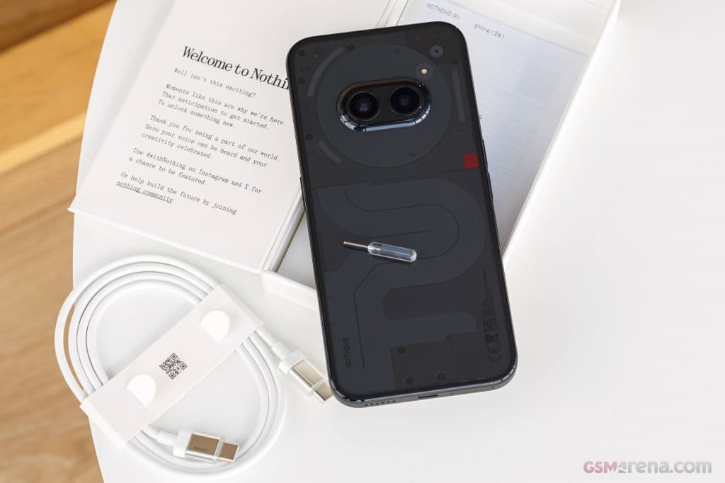 Phone (2a) 4